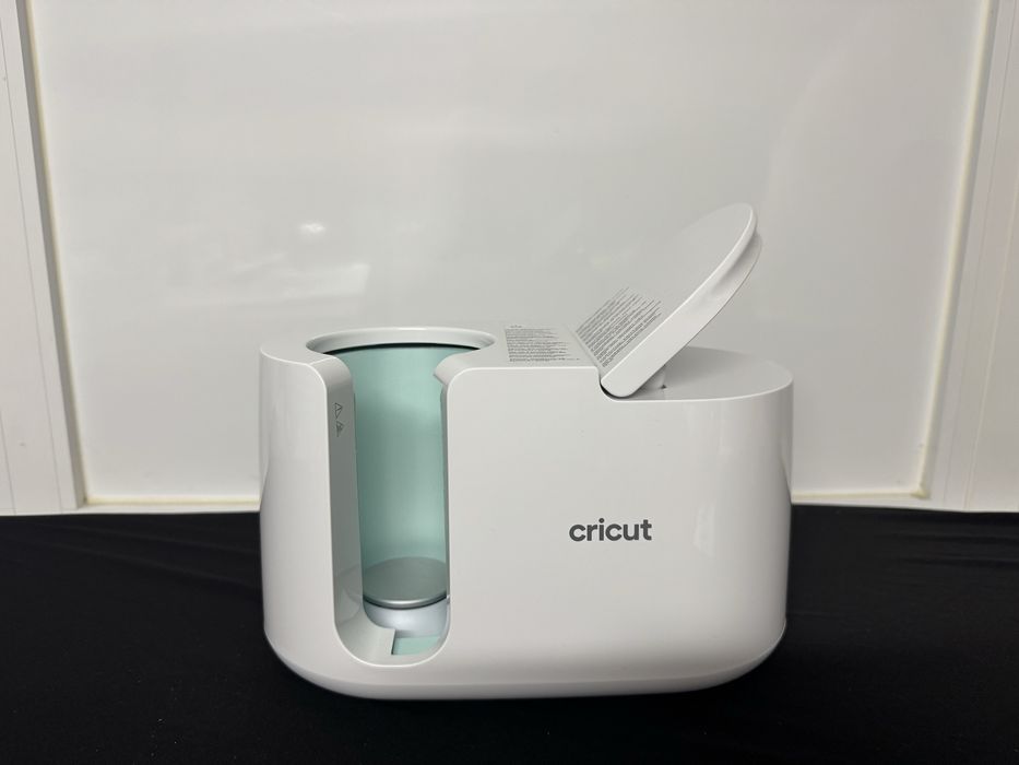 Cricut maker 3 + cricut mug press