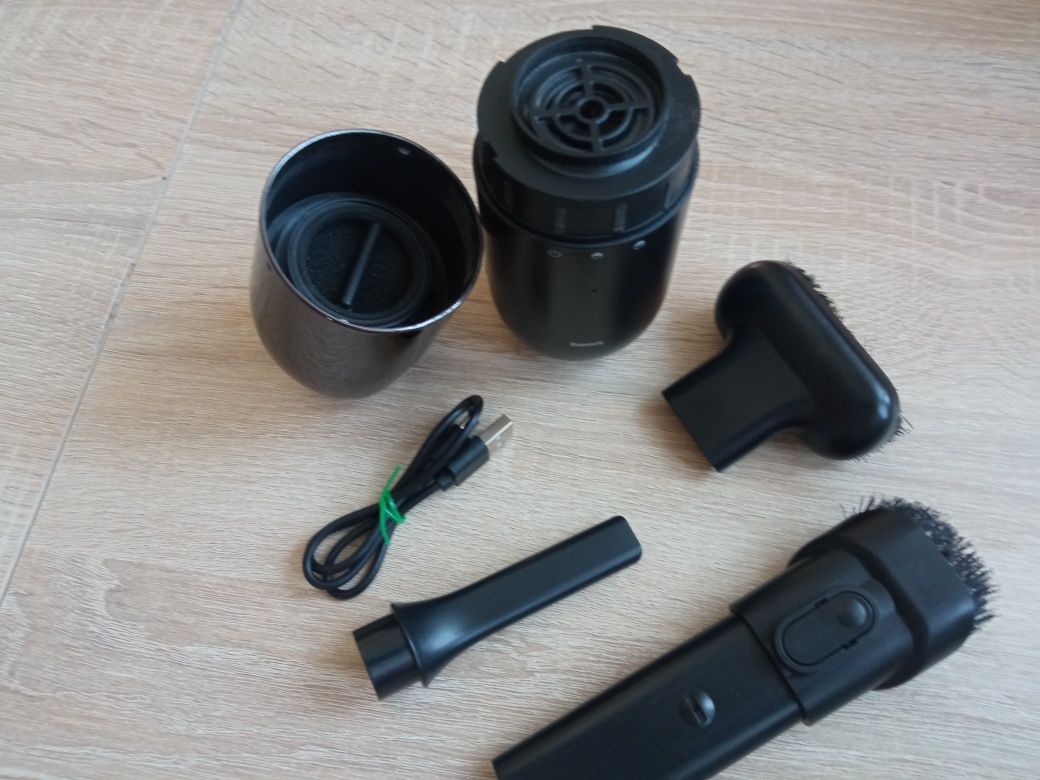 Mini odkurzacz do samochodu do klawiatury itp BASEUS