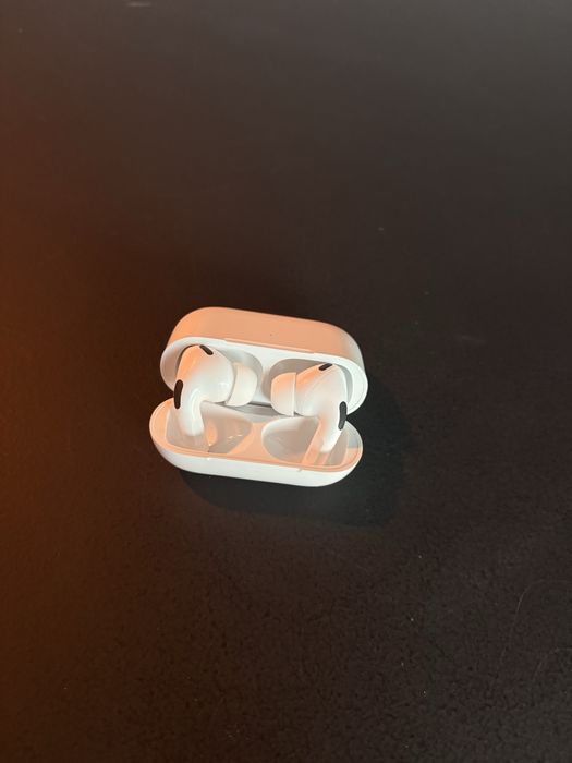 Air pods , smart watch e magsafe !!