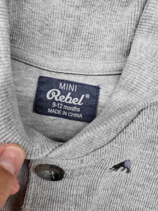 Sweterek Rebel rozmiar 9-12 mies