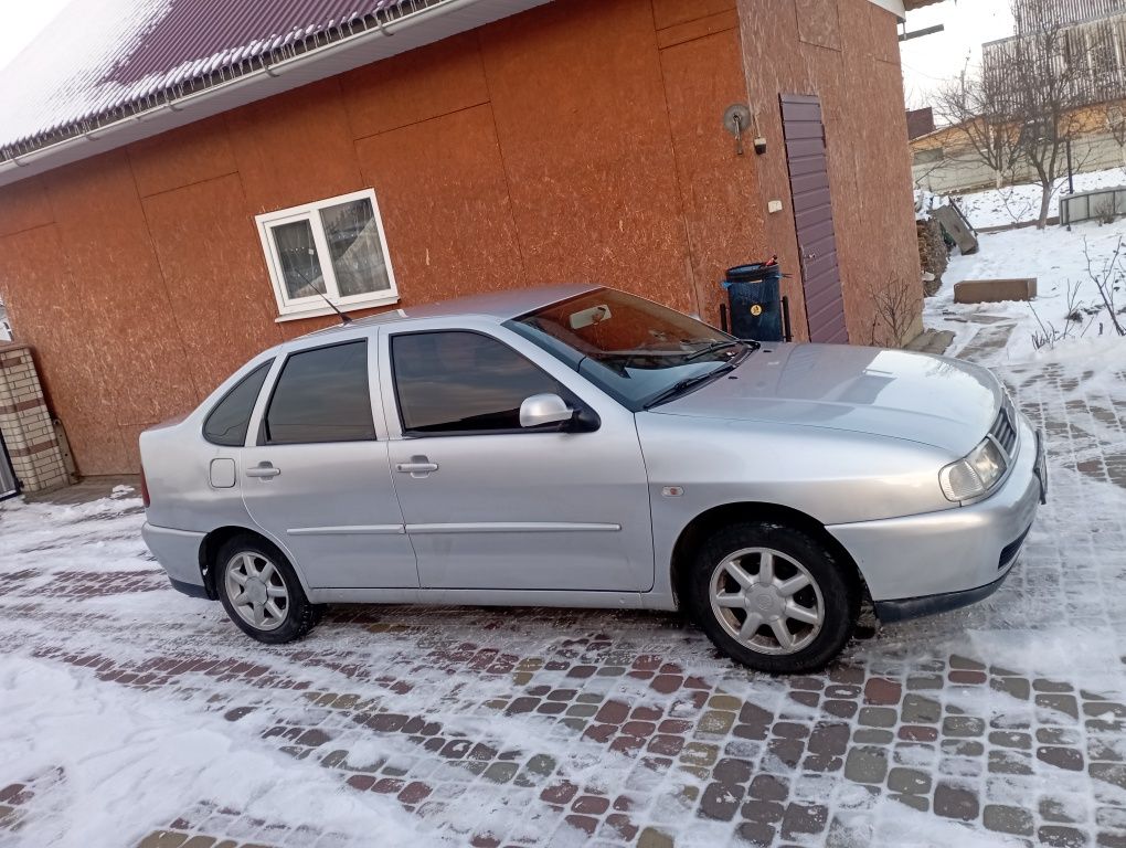 Авто в досить гарнуму стані