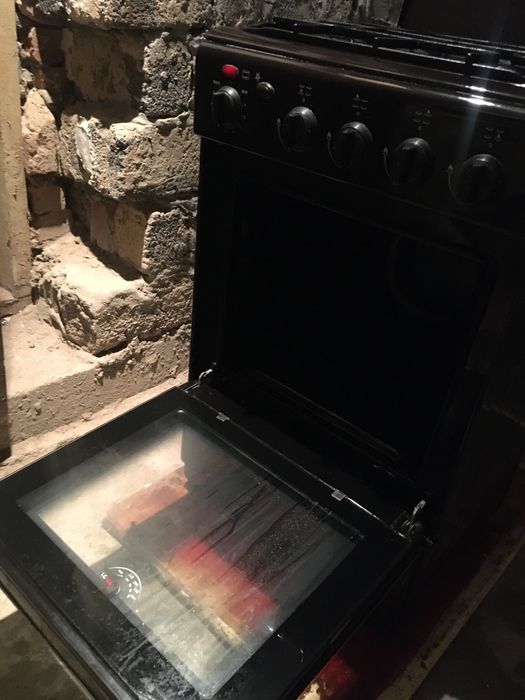 Продам Комбинированную плиту Cezaris.