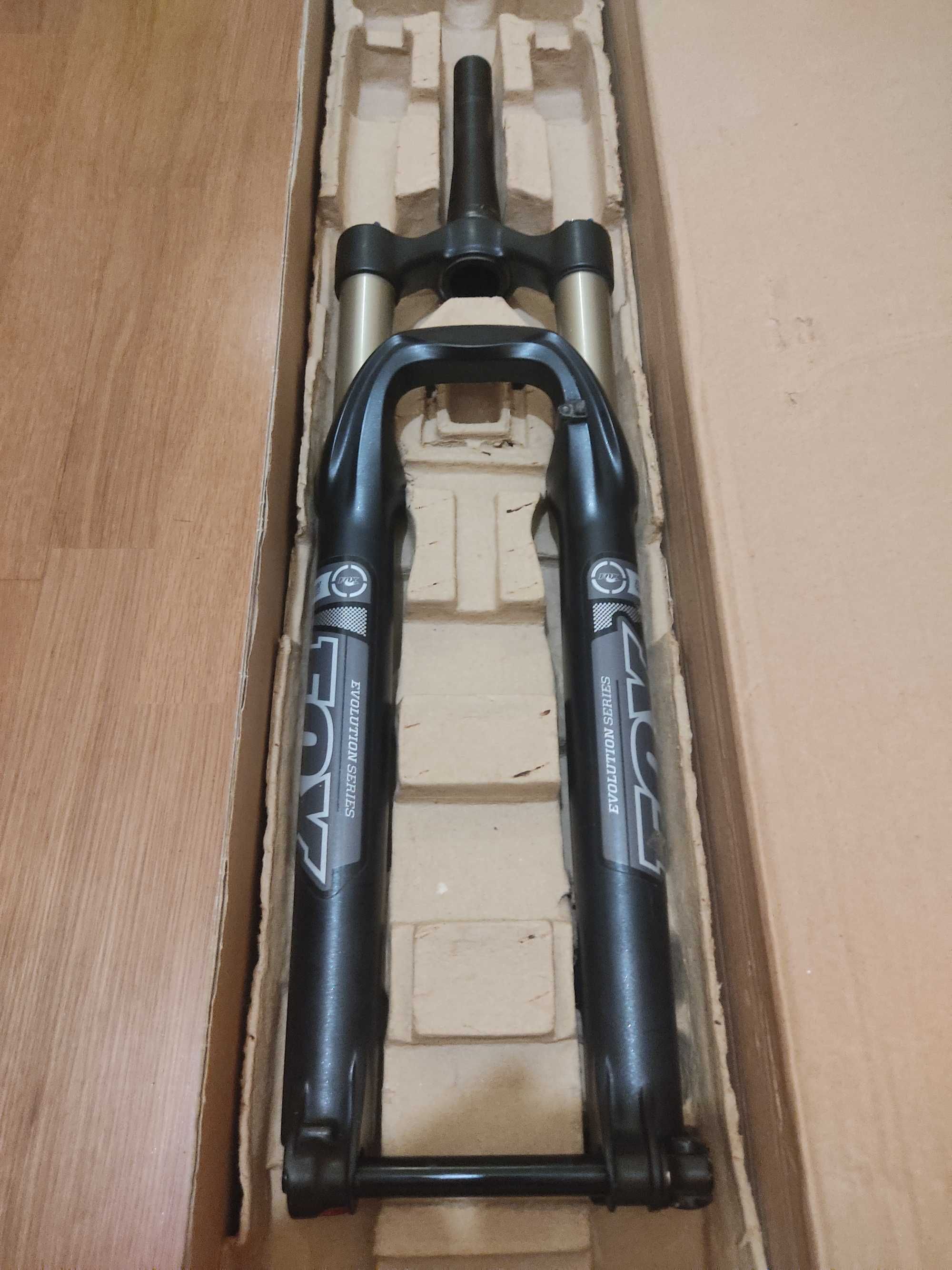 Suspensão Fox 29 Evolution Series 34 com 130mm de curso para roda 29
