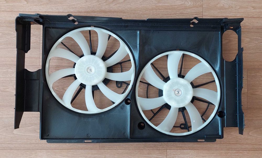 Дифузор Toyota Camry Lexus ES 2017 2018 2019 Тойота Камрі Лексус