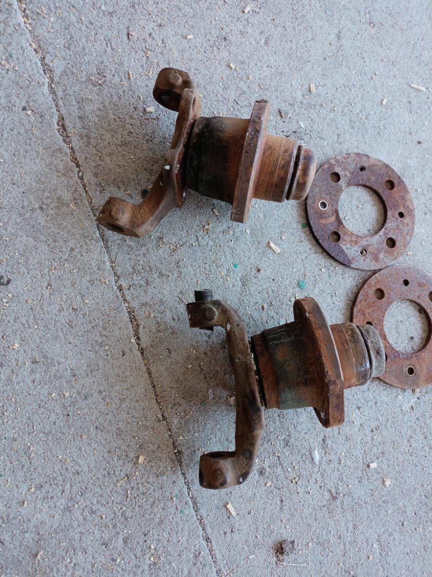 Piasty czopy Polonez Fiat 125p + dystanse