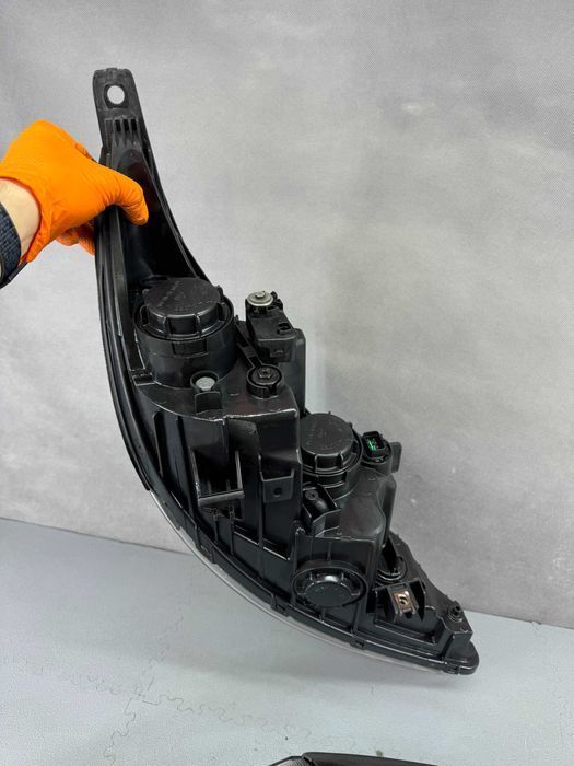 Kia Sportage III 10-15r. Lampy Przód Przednie Europa Lewa+Prawa H7 LED