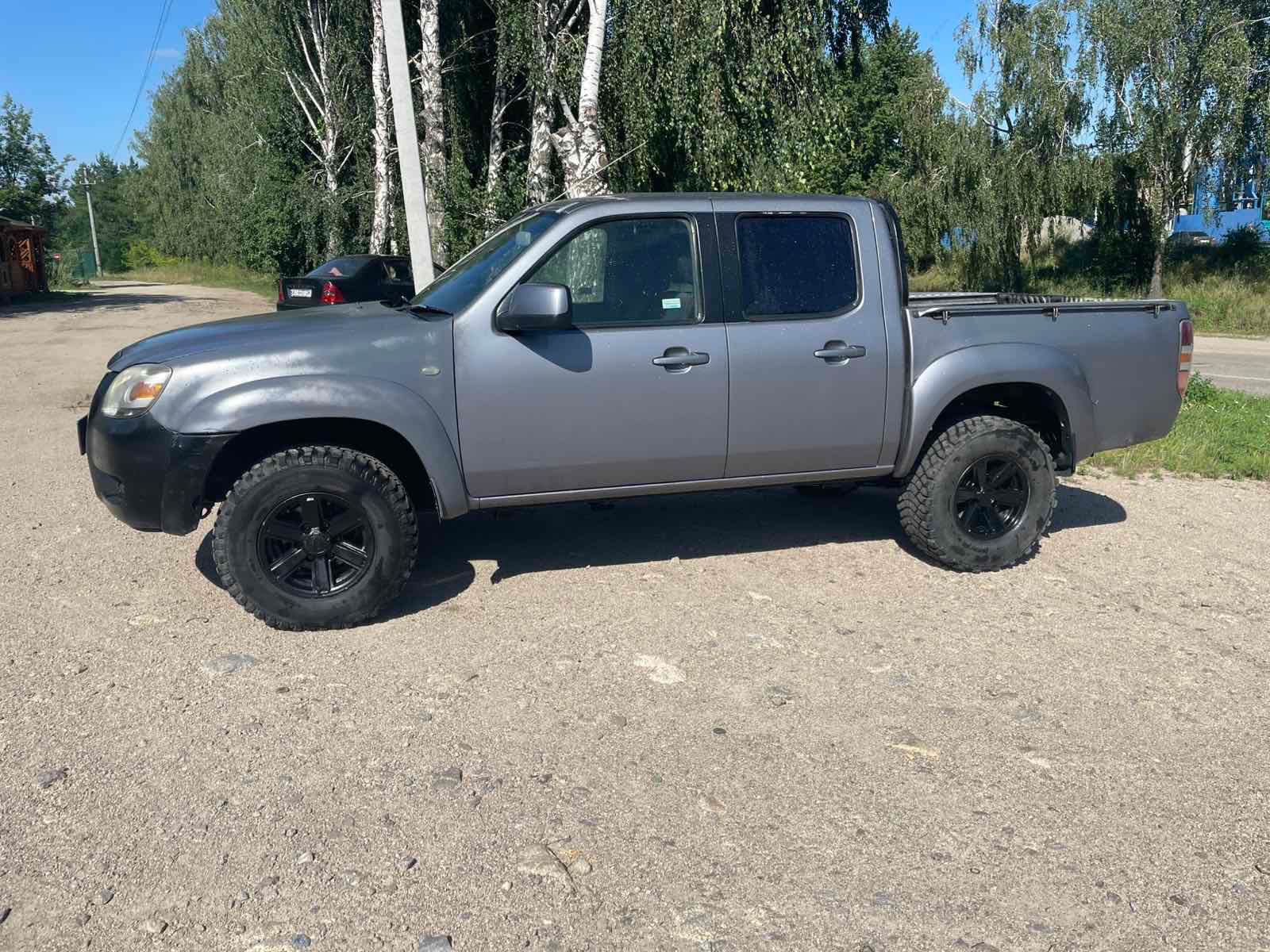 Авто для ЗСУ в Україні