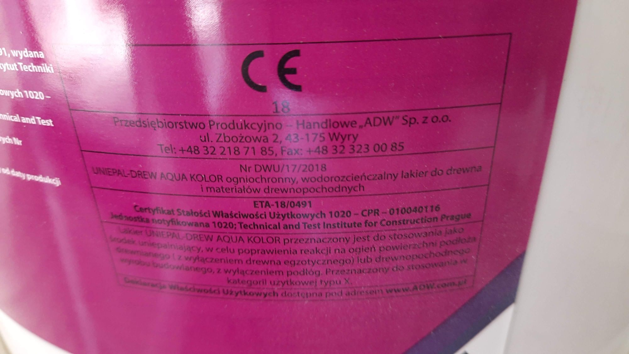 Lakier ogniochronny do drewna - zielony, niebieski i bezbrwny Uniepal