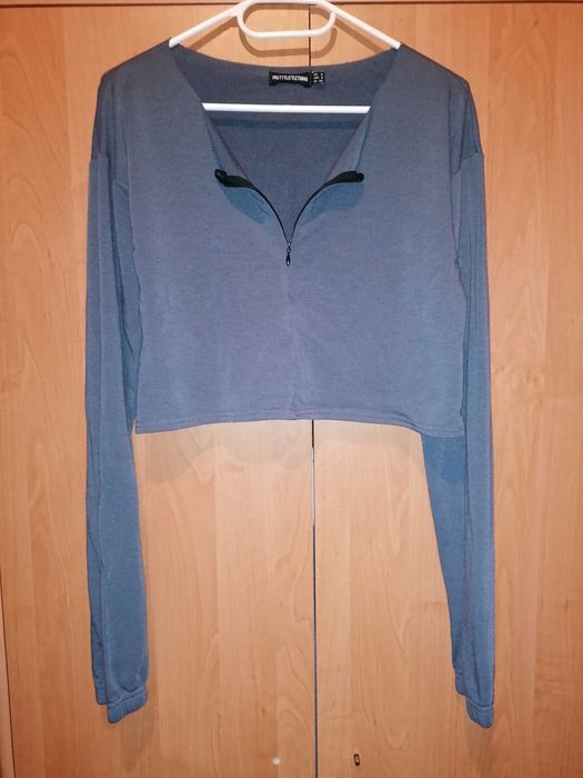 Укорочений топ plt
PrettyLittleThing