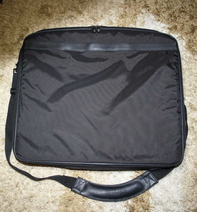 Велика Сумка Кейс-ноутбука Targus. Мікрофон Peavey PVM 22 Diamond USA