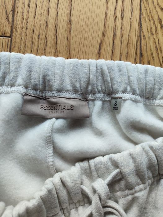 Szare spodnie essentials rozmiar S