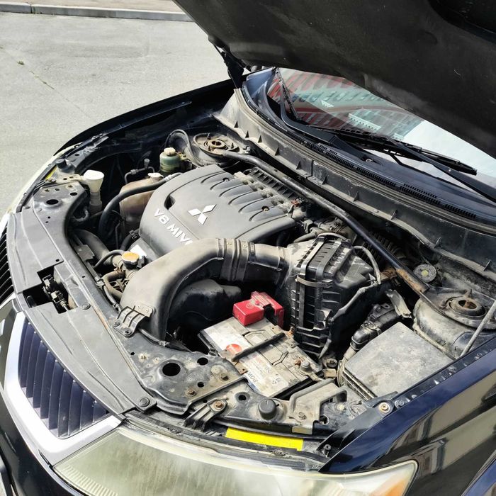 Продам Mitsubishi Outlander 2008 року.