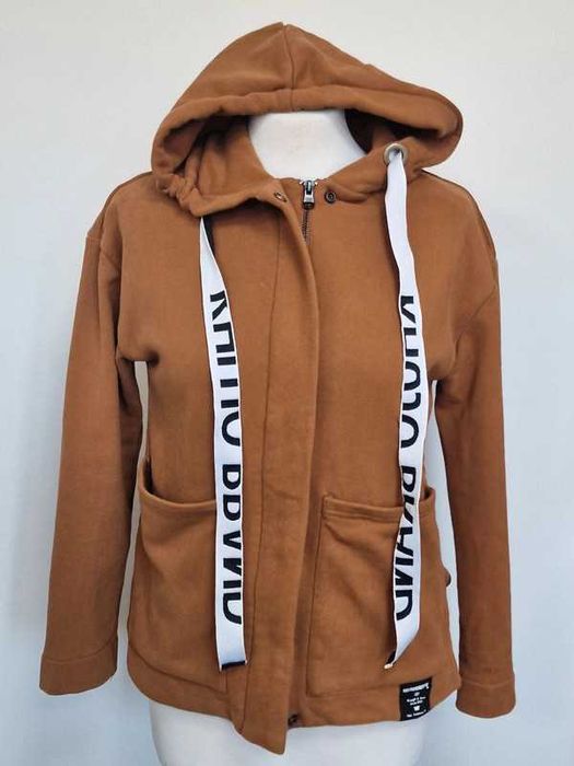 Khujo bluza damska karmelowa z kapturem na suwak. Rozmiar 36/S