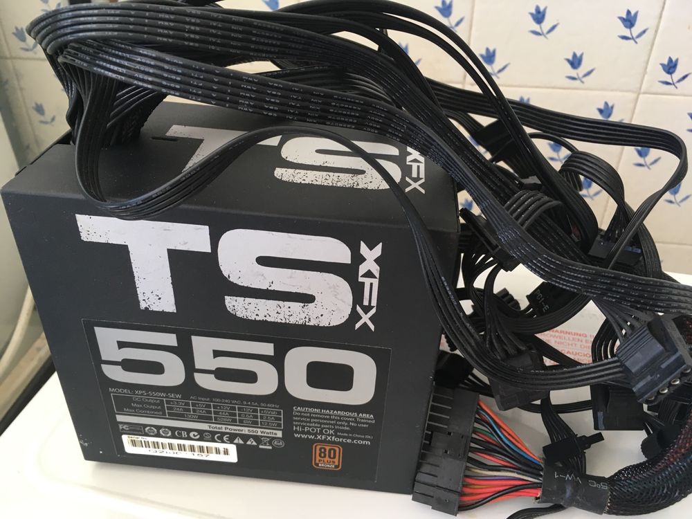 Fonte  XFX TS 550W para pc gaming