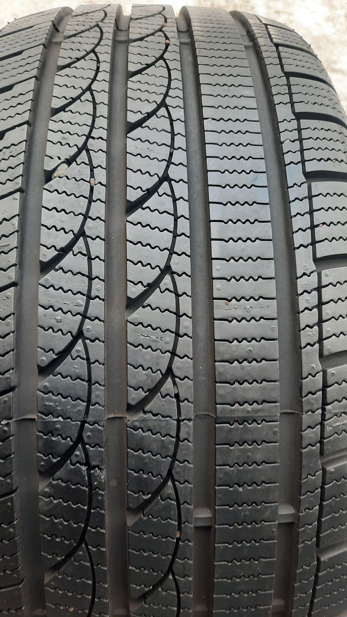 Tracmax 225/45 R17 Ice Plus S210