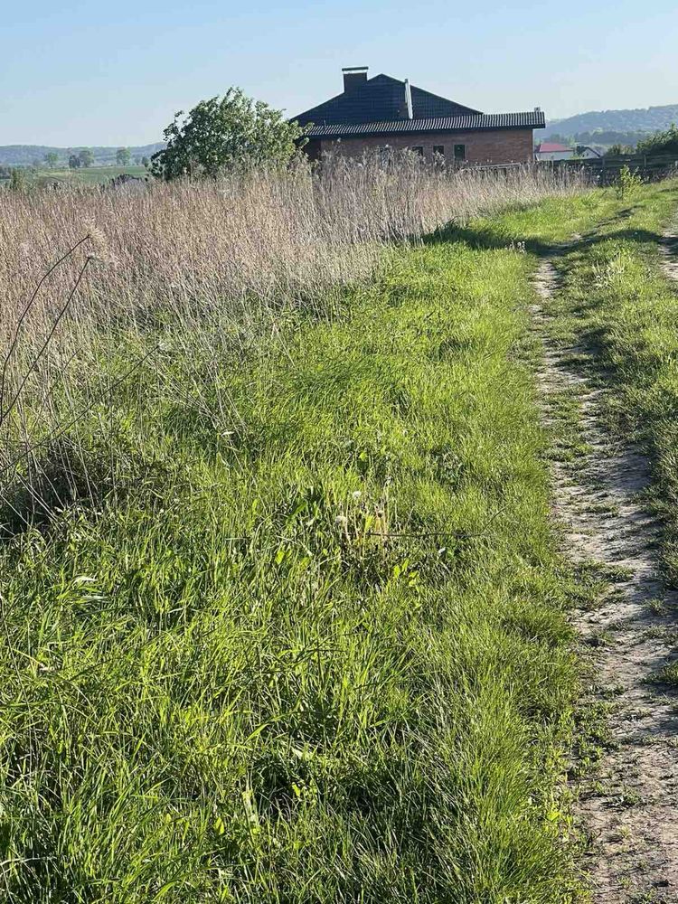 Продаж ділянки під житлову забудову