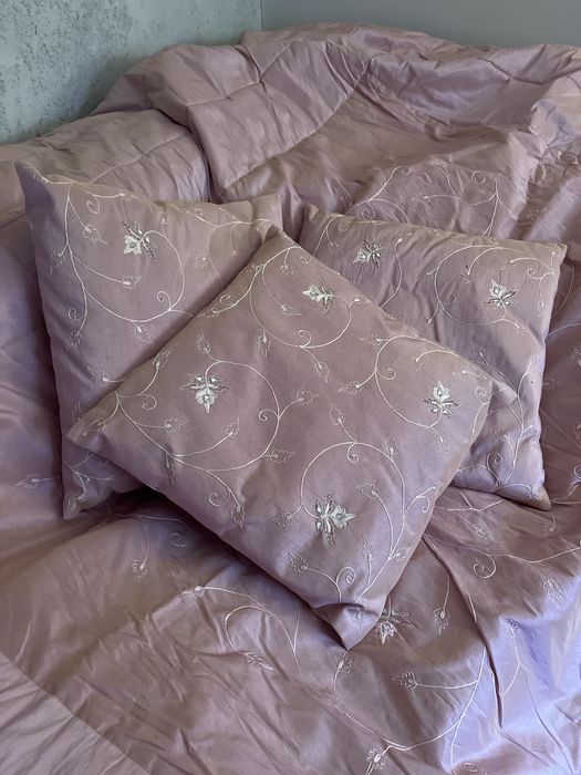 Oroentalny Komplet: Narzuta na łóżko, 3 poduchy i 2 zasłony