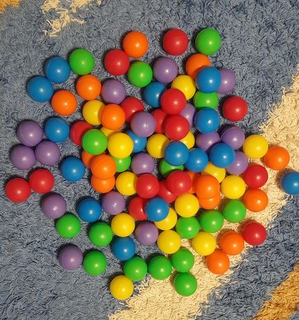 Продам разноцветные пластиковые шарики
