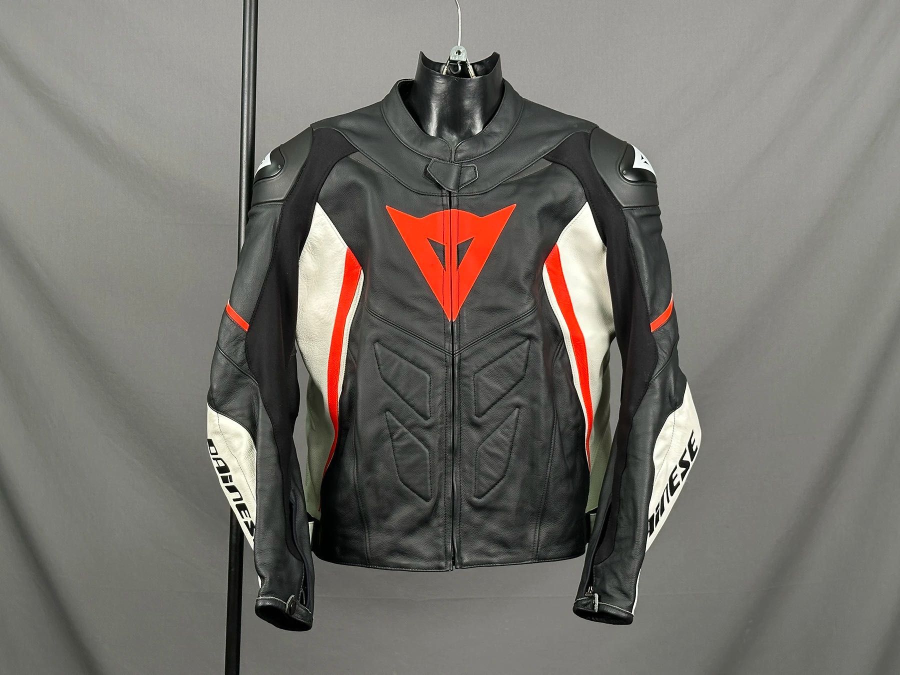 Мотокуртка Dainese, Alpinestars, Icon Avro