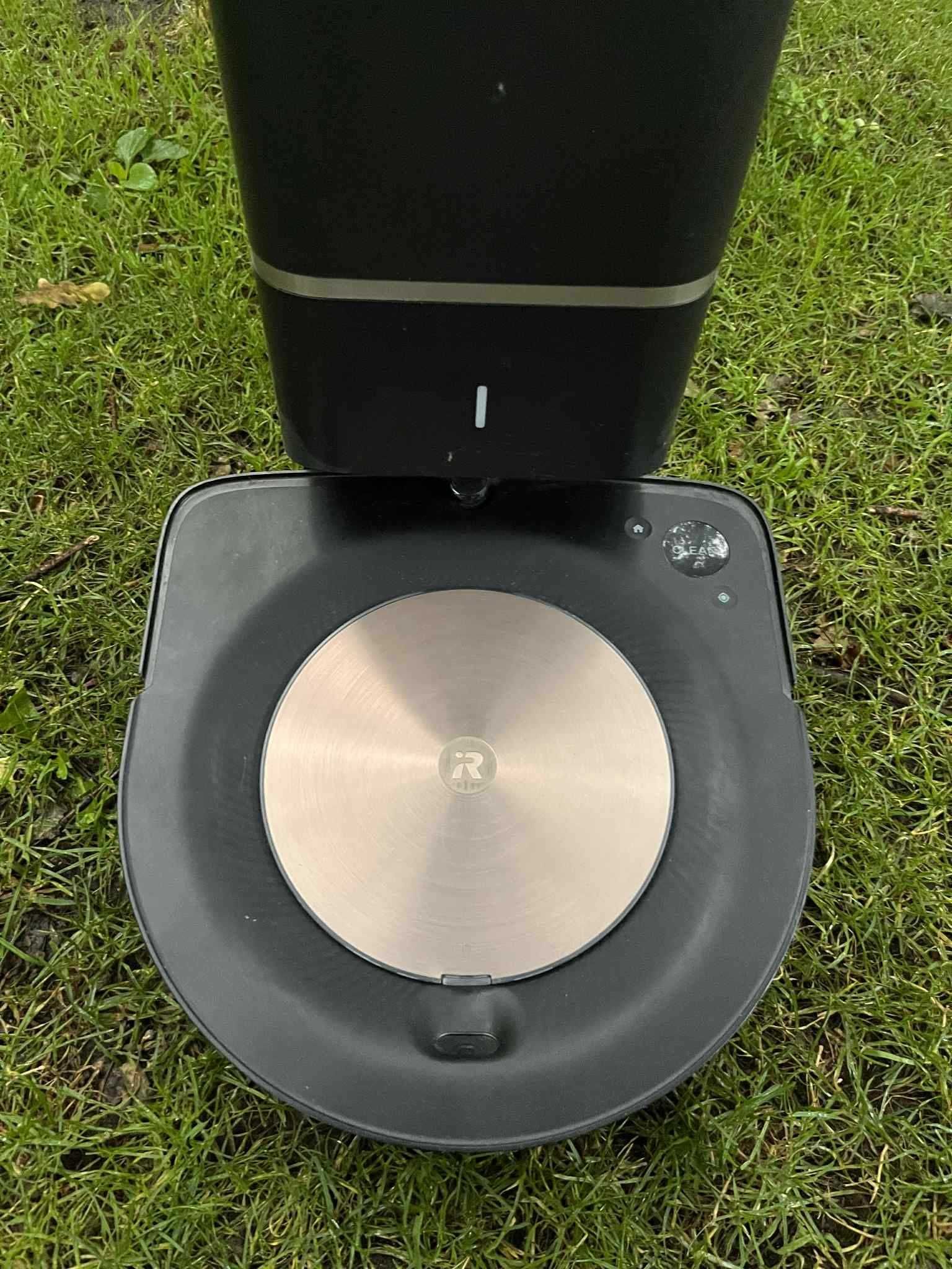 iRobot Roomba s9+ + Stacja czyszcząca – stan bardzo dobry