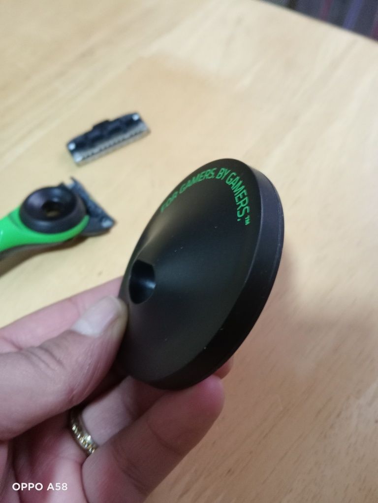 Gillette Labs Razer