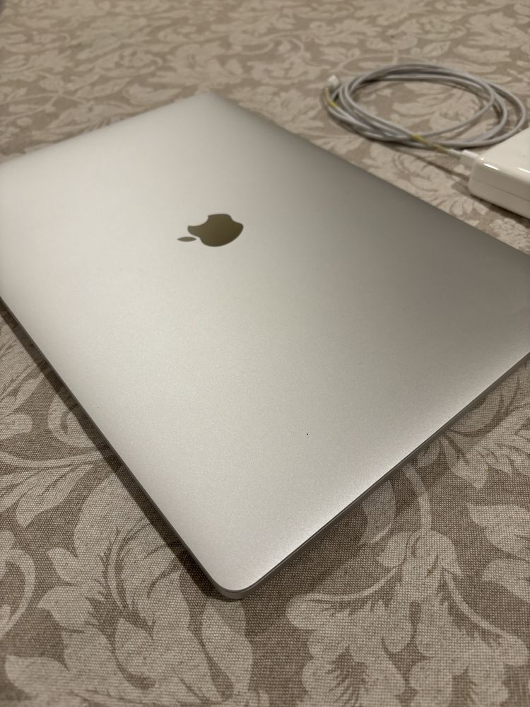 Macbook Pro 16 polegadas