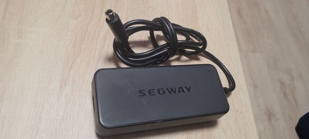 Oryginalny zasilacz do hulajnogi Segway 71W 42V