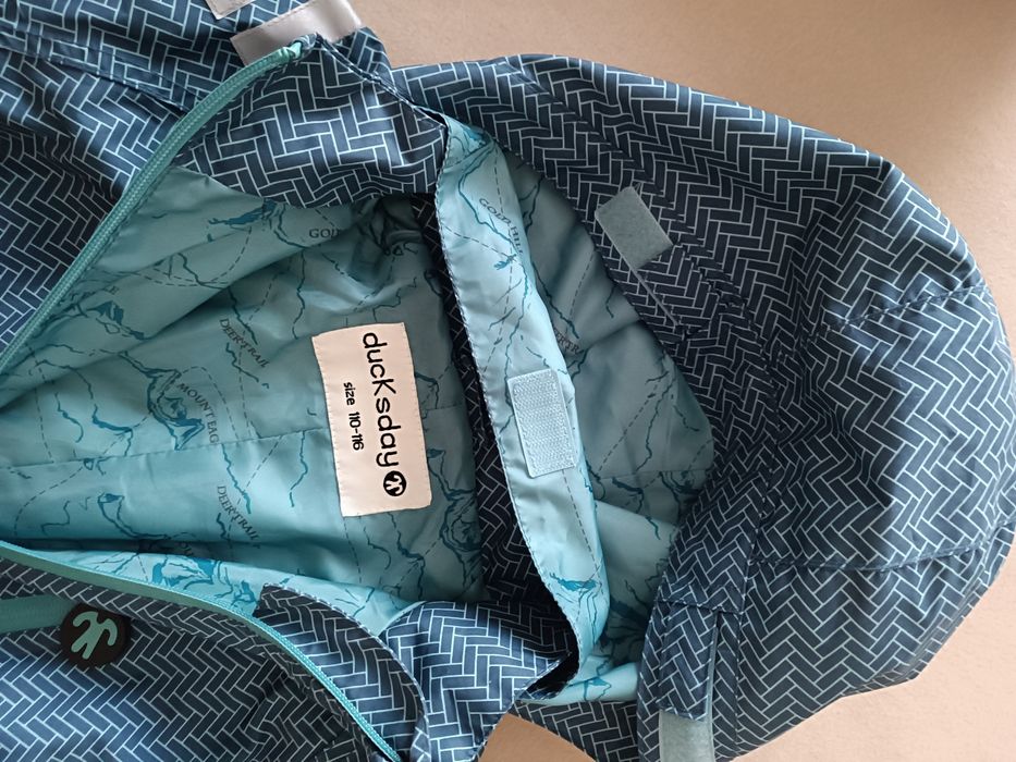 Kombinezon ducksday przeciwdeszczowy jak nowy 110-116