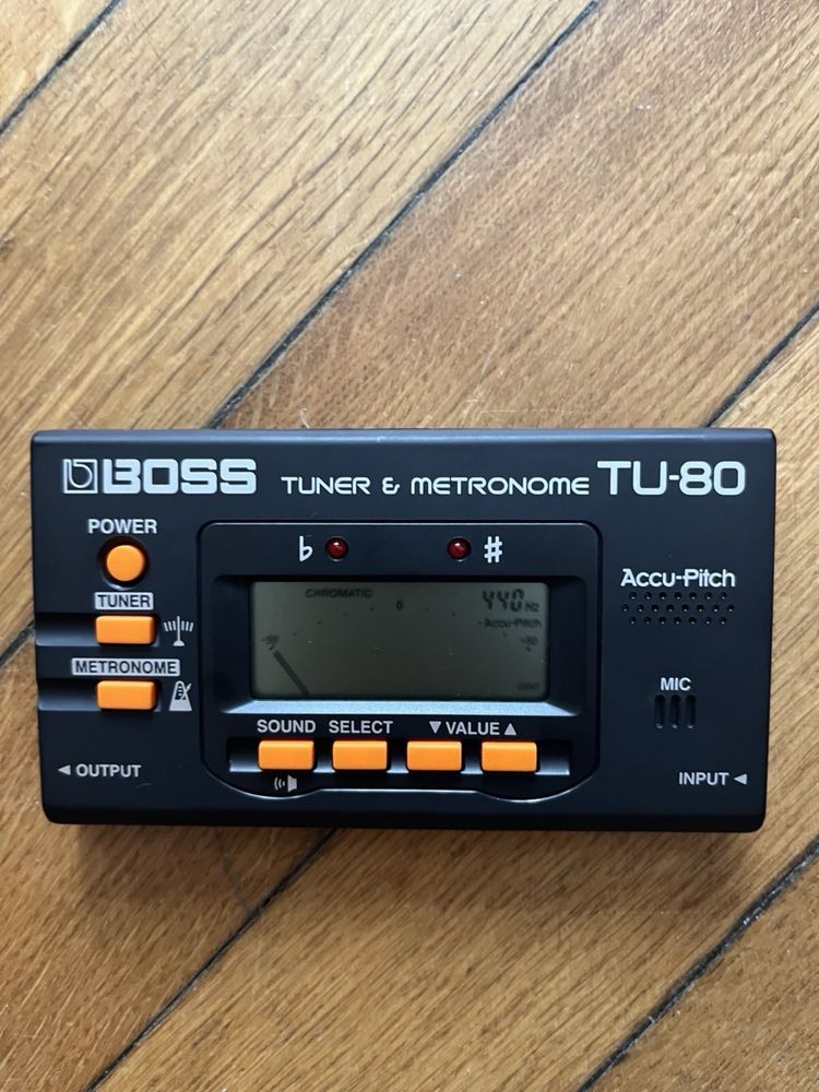 Gitara Yamaha F-310  z BOSS TU-80