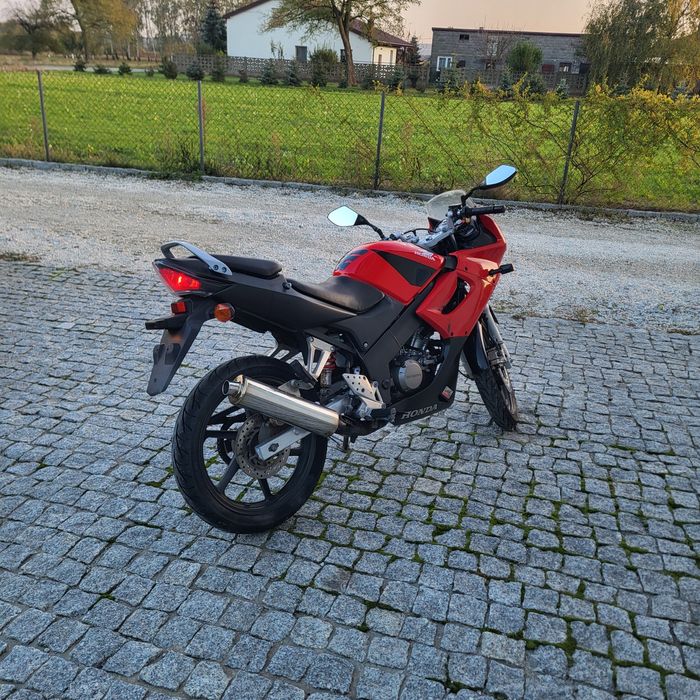 Honda CBR 125R JC34 ścigacz