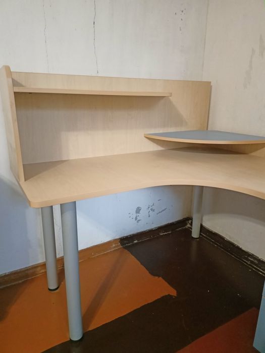 Продам письмовий стіл