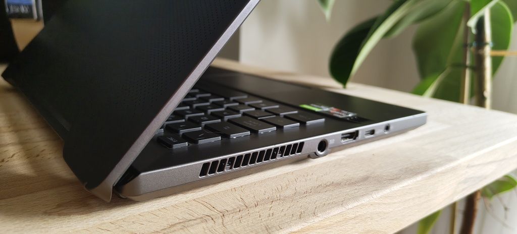Portátil Asus ROG Zephyrus G14