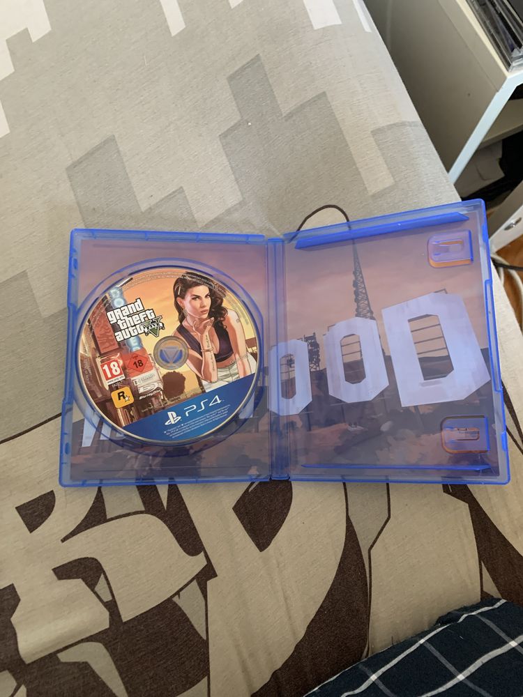 cd GTA V premium edition ps4