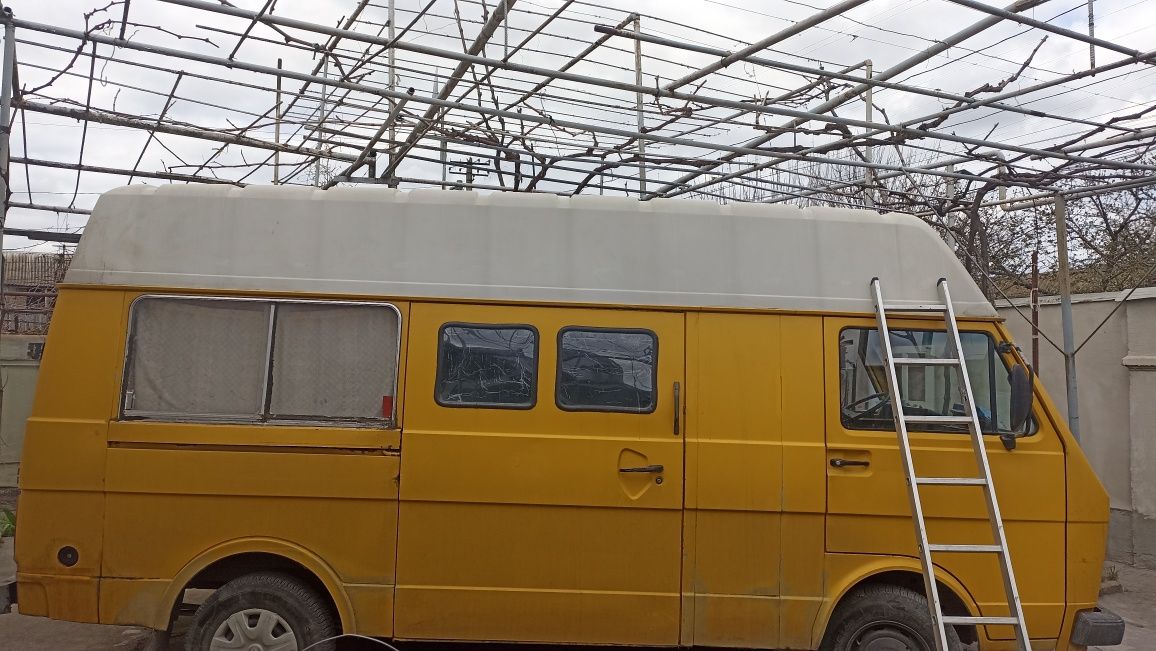 Фольксваген LT 35 микроавтобус грузовой.