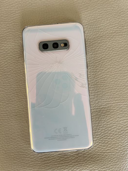 Телефон Samsung s 10 e