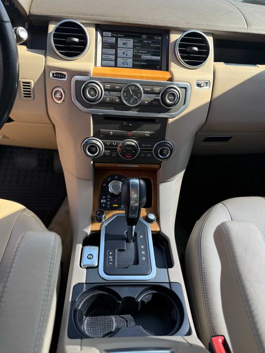 Land Rover Discovery 4
