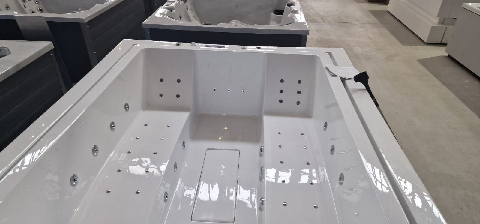Jacuzzi ogrodowe. na zewnątrz Infinitas 22500 €  Design