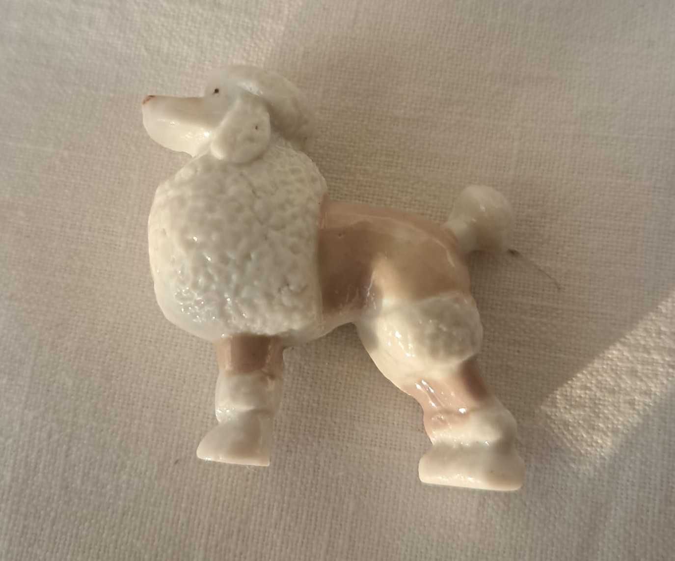 Figurinha de Poodle em Porcelana Irlandesa