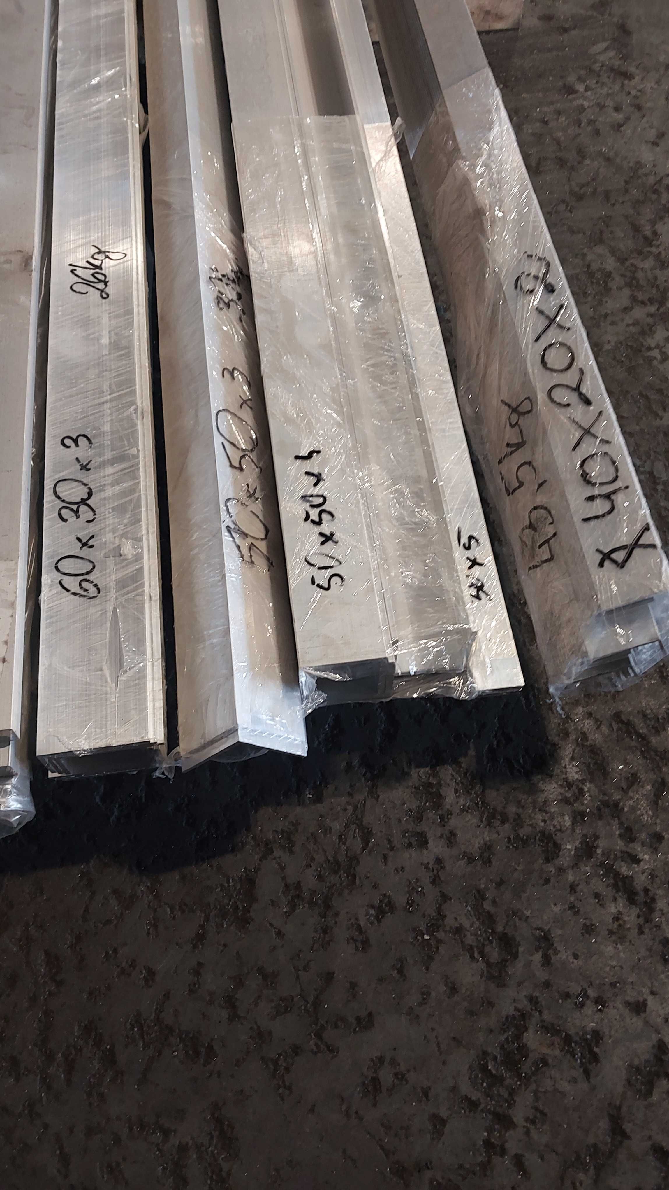 Kątownik aluminiowy, aluminium 60x30x3,0 gat. 6060/PA38, BYTOM