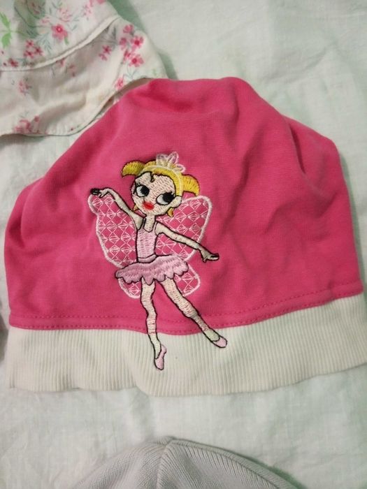 Шапочки для дівчинки