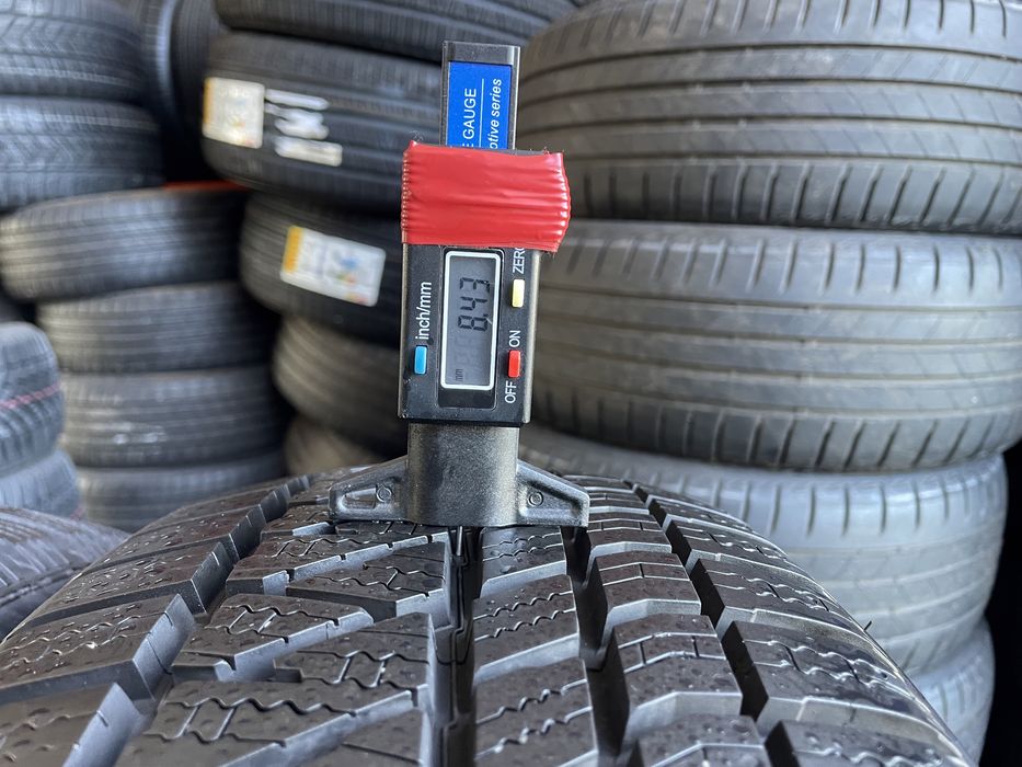 KUMHO 215/65 R17 Super stan! 21 rok