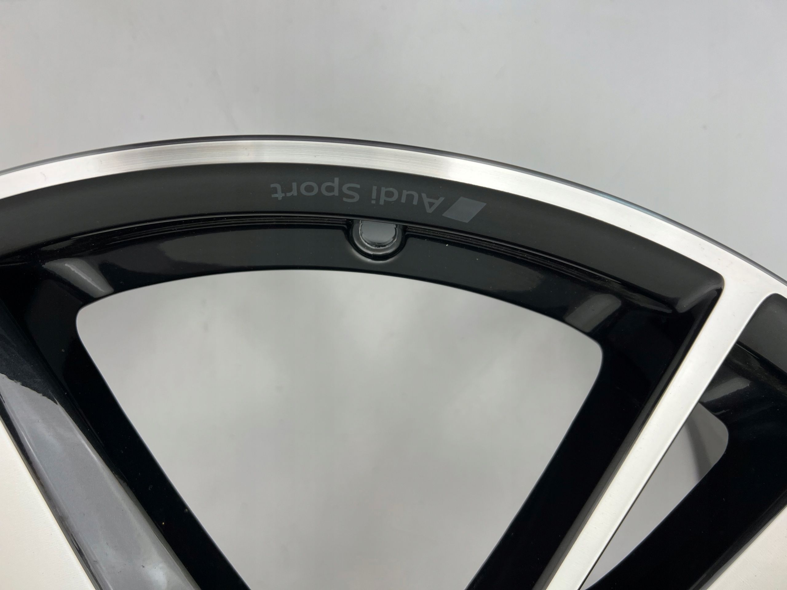 Audi A6 S6 RS6 C8 4K Felga koło 8.5Jx21 ET43 5x112