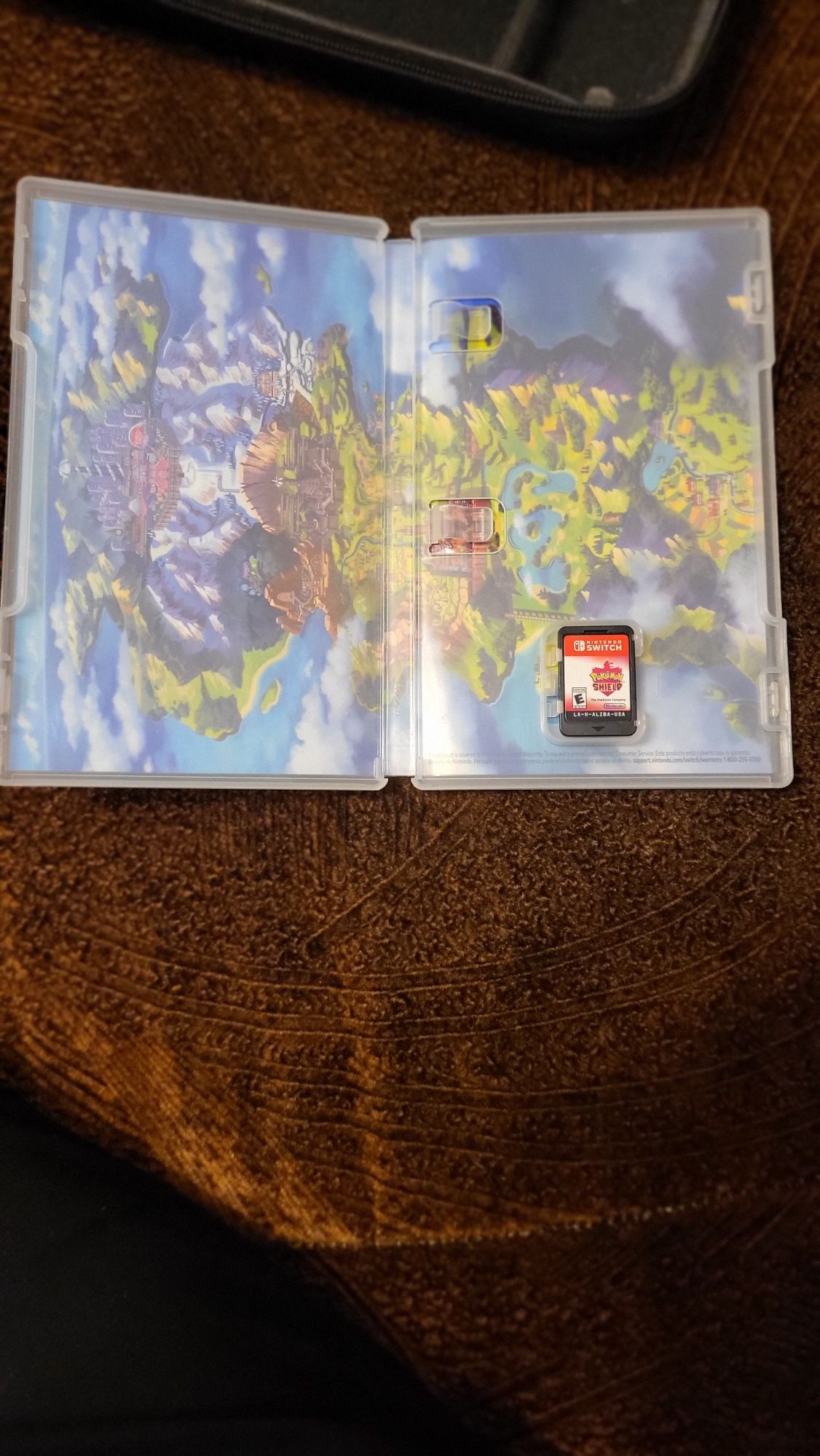 Pokemon Shield игра Nintendo Switch