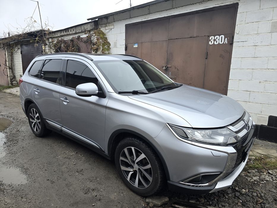 Продам свой Mitsubishi Outlander 2.4л ( ОФИЦИАЛ,  МАКС. КОМПЛЕКТАЦИЯ )