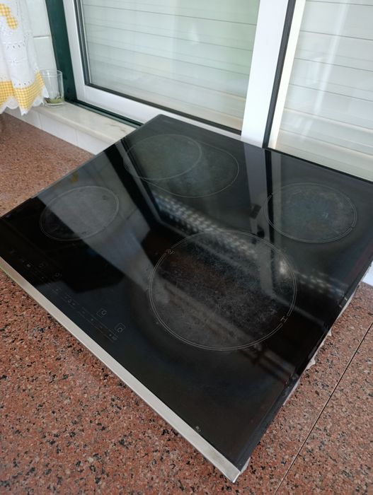 Placa de vitrocerâmica Usada