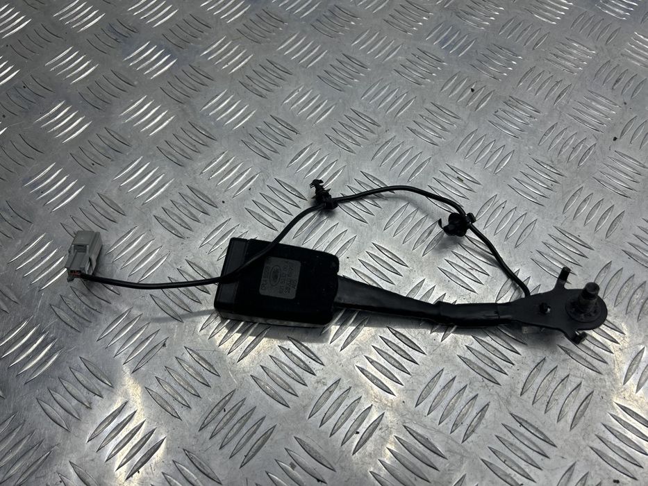 Замок ремня безопасности передний левый/правый LR077376 для Land Rover