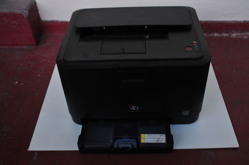 Impressora laser para peças ou arranjo