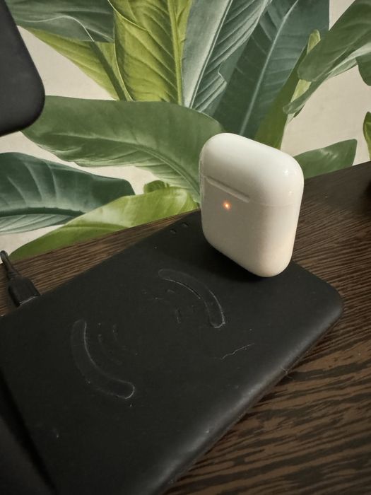 Apple Airpods Wireless Charging Case A1938 бездротова зарядка