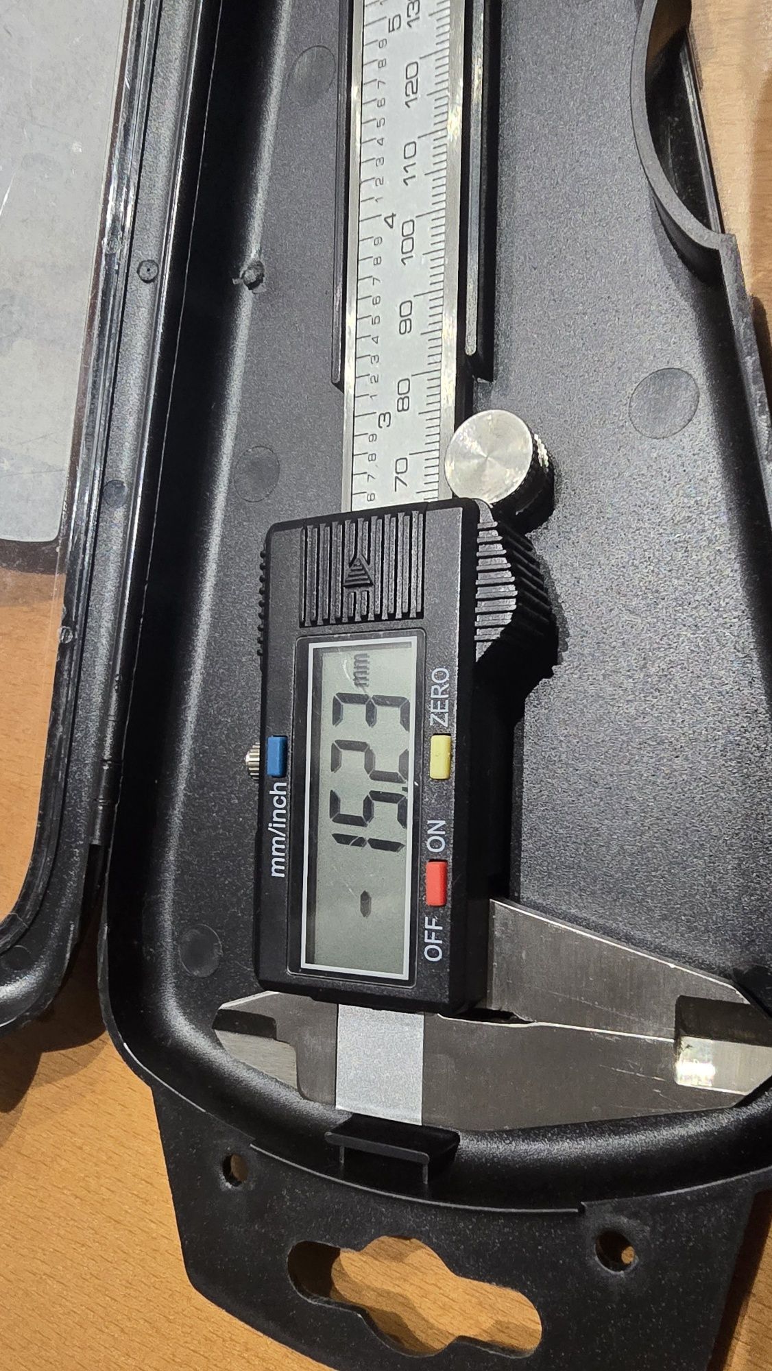 Suwmiarka elektroniczna Luxtools