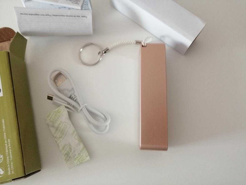 Bateria zewnętrzna (powerbank) z lusterkiem
